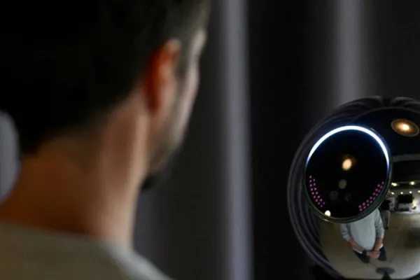 VIDEO. El escaneo de iris a cambio de criptomonedas aterrizó en Tucumán , ¿de qué se trata?