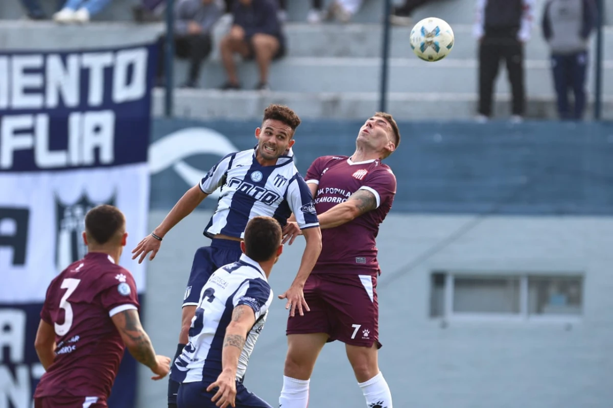 Mateo Acosta sumó un partido como titular. Fue en el duelo frente a Tristán Suárez.