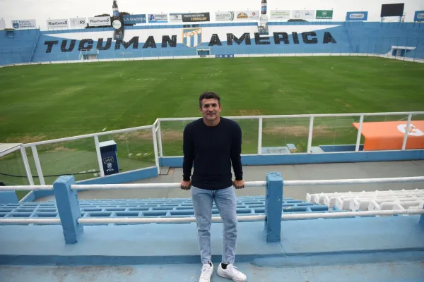 Fue tres veces campeón con Atlético Tucumán y mañana volverá a pisar el Monumental por un homenaje