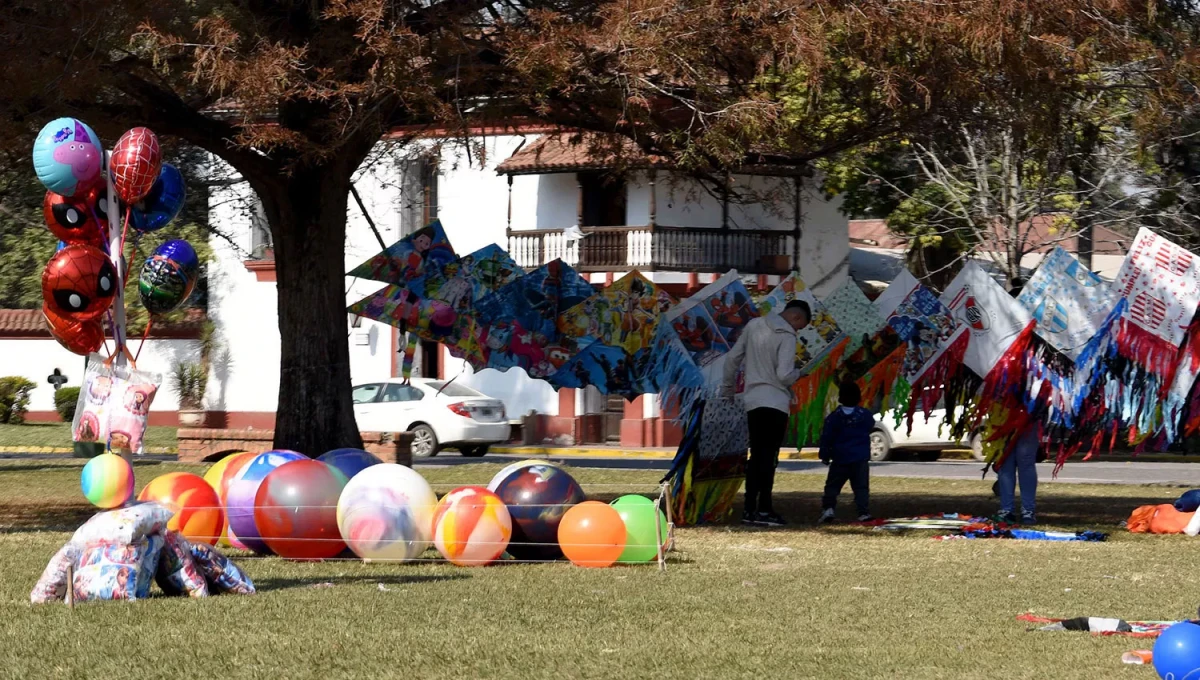 PUNTO CENTRAL. El parque 9 de Julio volverá a ser el lugar de encuentro de miles de tucumanos para festejar en familia.