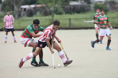 Es asistente técnico en el equipo femenino de hockey de Tucumán Rubgy y juega para los caballeros de San Martín