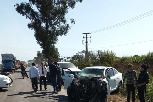 Accidente en La Trinidad: un conductor terminó internado