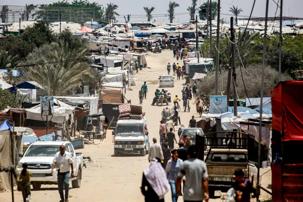 REFUGIO. Vista del campamento para desplazados en Rafah.