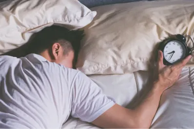 ¿A qué hora conviene dormir para cuidar la salud mental, según expertos?