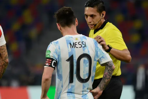Un polémico árbitro dirigirá el debut de Argentina ante Canadá por la Copa América 2024