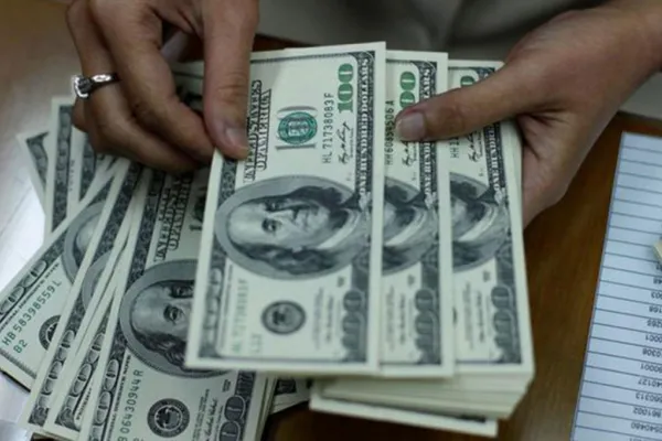 El dólar blue alcanzó un nuevo récord nominal: ¿cuáles son las razones que explican la suba?