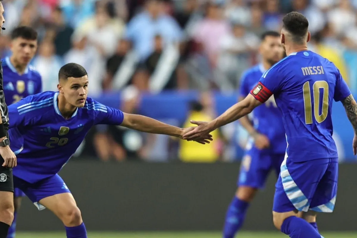 Los números de camiseta de la Selección argentina para la Copa América: ¿Cuáles llevarán Alejandro Garnacho y Valentín Carboni?