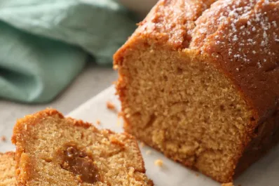 Budín de dulce de leche sin harinas para disfrutar en la merienda