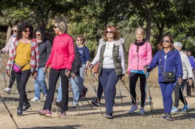 El sencillo ejercicio que trabaja todos los músculos y hay que hacer sí o sí a partir de los 60 años