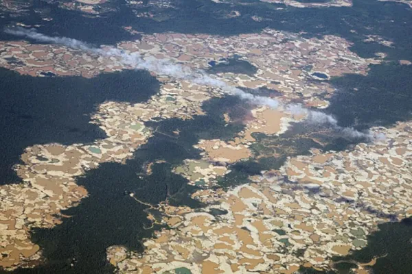 La sed de oro en el mundo consume la Amazonia peruana