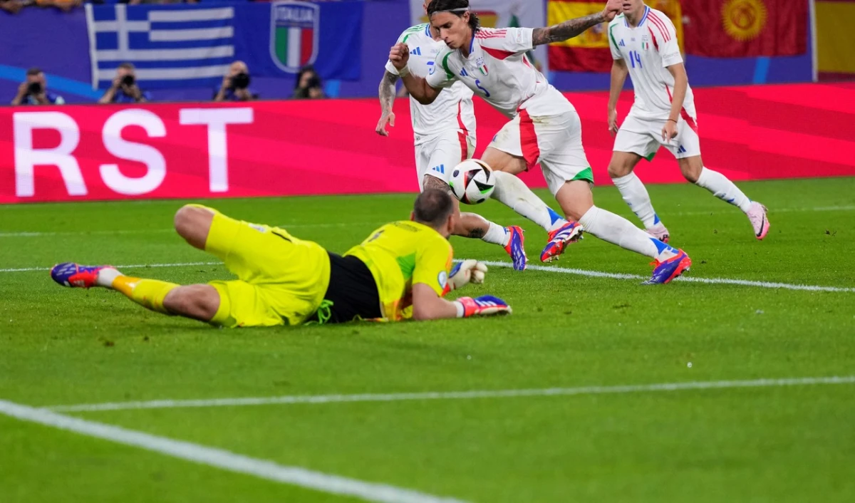 Calafiori marcó un gol en contra para el 1-0 de España.