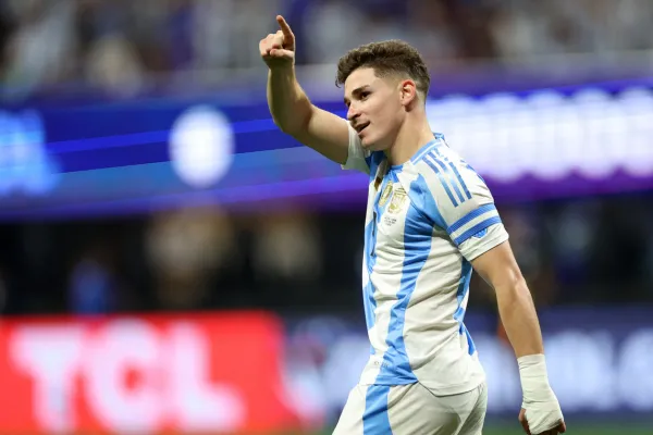 Julián Álvarez cortó la racha negativa con la Selección y marcó el primer gol frente a Canadá