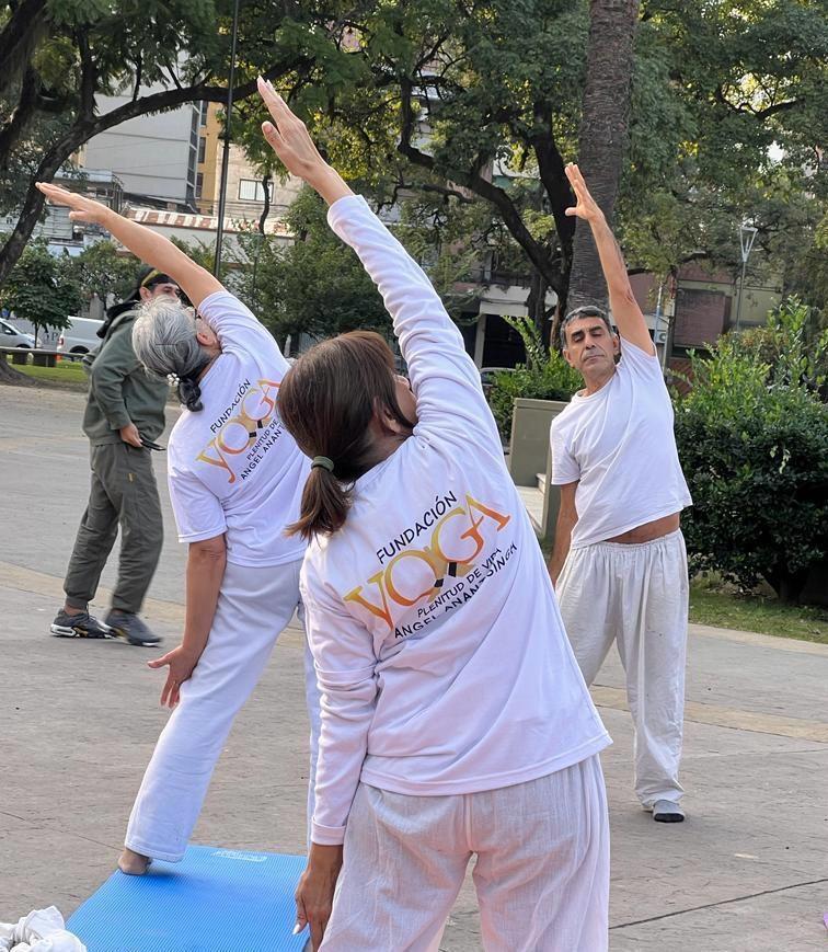 Día Mundial del Yoga: clase abierta en la plaza de La Fundación