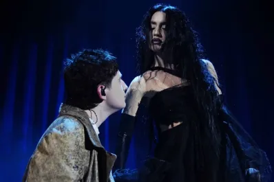 Lali Espósito se sumó al show de Dillom y enloqueció al Luna Park