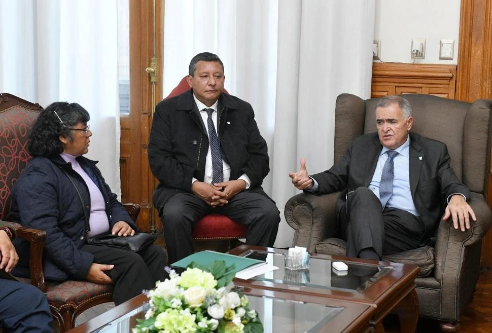 CON EL GOBERNADOR. El ministro Monteros había sido convocado a comisión, pero se excusó por una reunión con intendentes y el mandatario.
