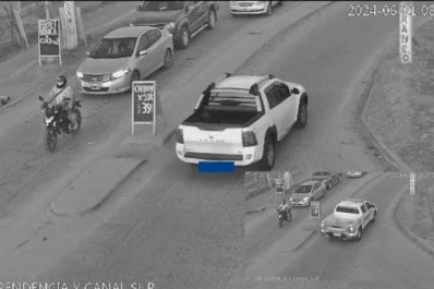 Una patrulla policial volcó durante una persecución