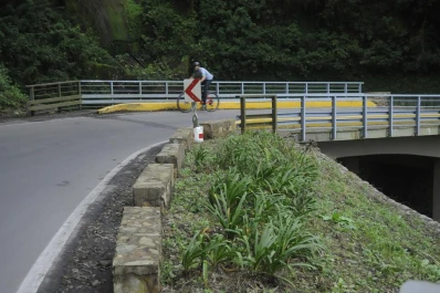 Accidente en El Rulo: un ciclista fue atropellado por una camioneta