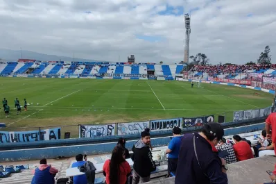 El día que Jujuy le ganó la pulseada a Tucumán y alojó la Copa América: ¿Cómo es el presente del estadio 23 de Agosto?