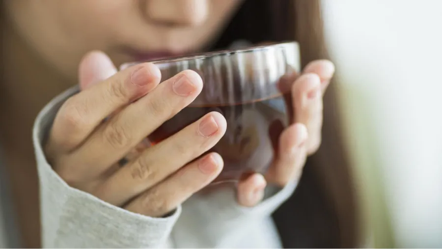 Agua de algarroba para bajar de peso: a qué hora consumirla y cómo debemos prepararla