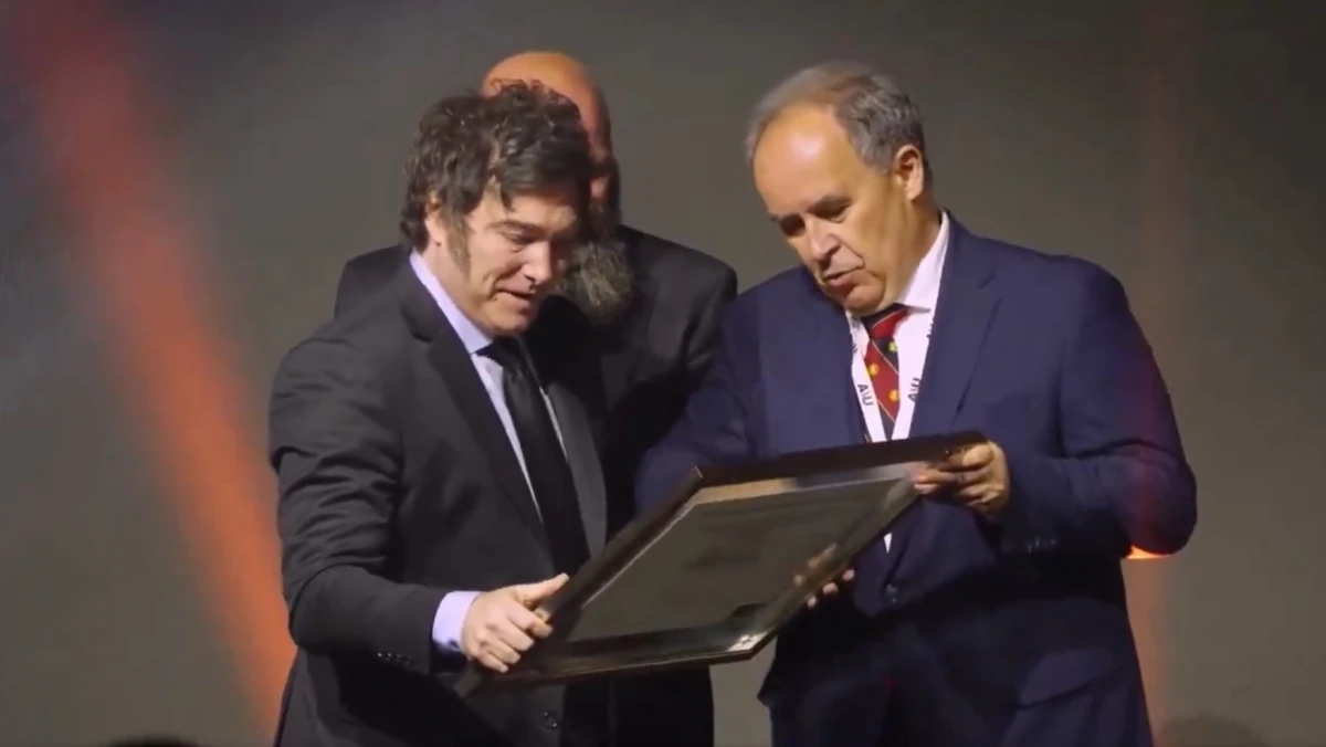 El Instituto Liberal de Praga desconoció el premio entregado a Javier Milei