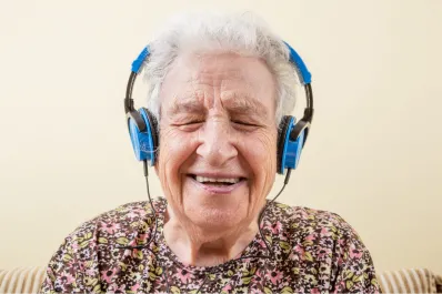 ¿Cómo afecta la música en los pacientes con Alzheimer?: cómo recordar a través de las melodías
