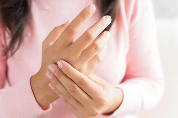 Este signo en tus dedos puede ser una alerta temprana de cáncer de pulmón