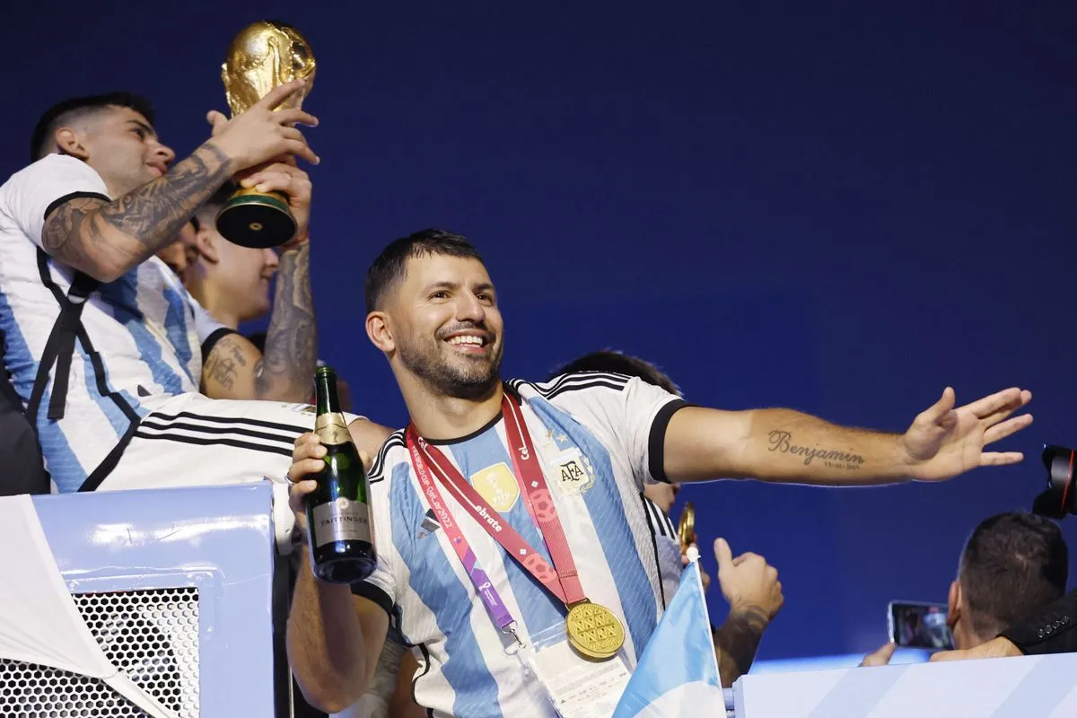 El picante cruce de “Kun” Agüero con los hinchas chilenos, tras el triunfo de la Selección: “A tu casa pa”