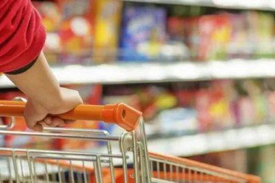 El consumo continuó en caída en junio y cerró el semestre a la baja