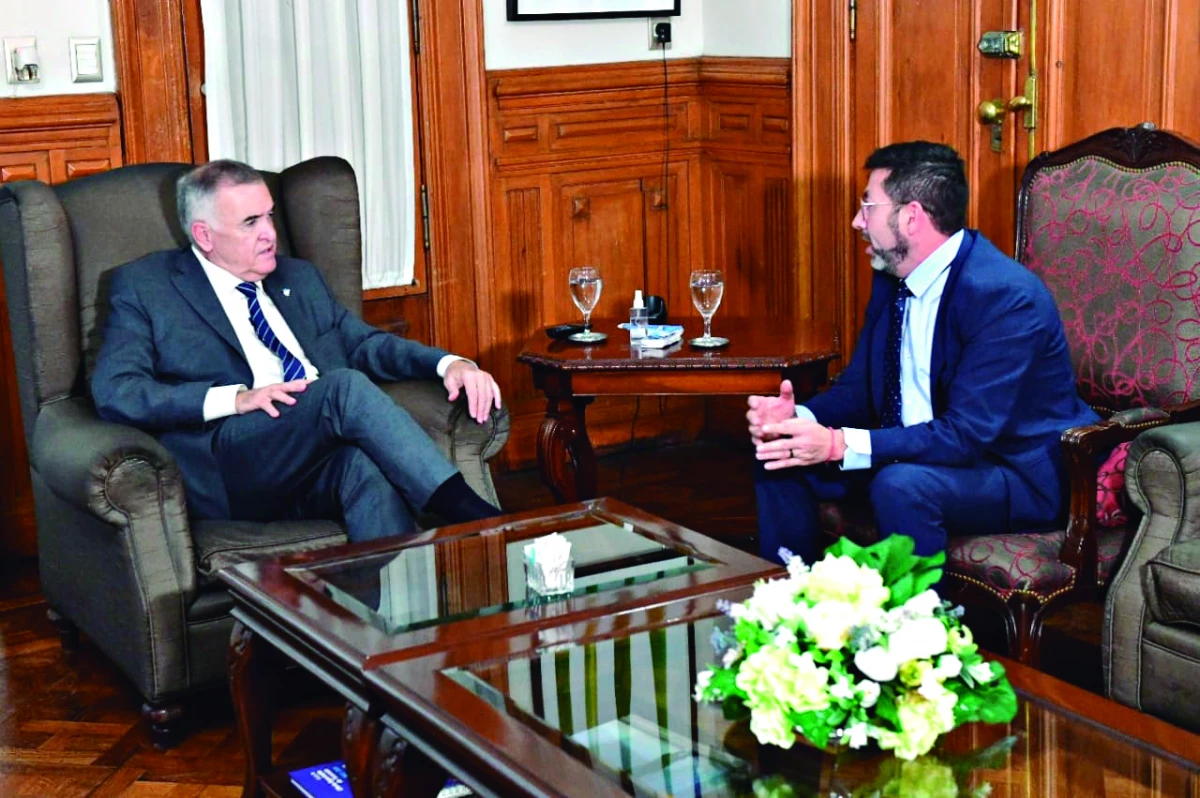 AFLICCIÓN OFICIAL. El gobernador Jaldo y el legislador Ledesma analizaron iniciativas contra la ludopatía.