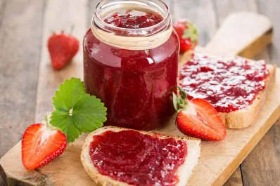 Mermelada de frutillas casera sin azúcar: un delicioso topping para tus meriendas