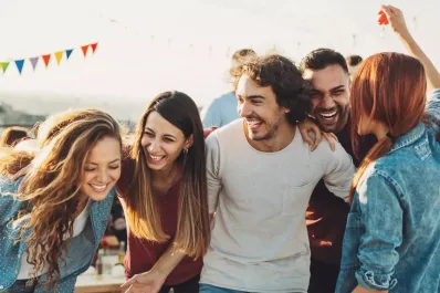 ¿Cuál es la etapa más feliz de la vida? Un estudio de Harvard lo revela