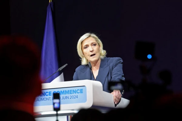 Francia: piden dos años de prisión y cinco de inhabilitación para Marine Le Pen