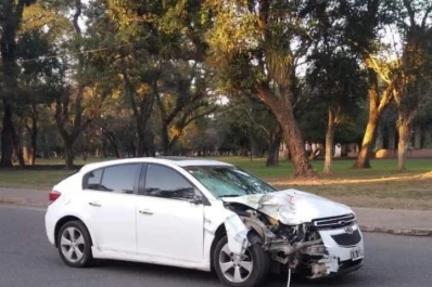 Tragedia vial en el Parque 9 de Julio: murió una pareja que circulaba en moto