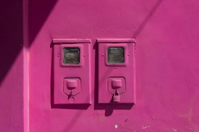 Fotografías: una muestra de Ramón Teves se inaugura mañana en el Centro Rougés