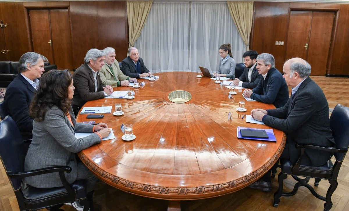 MINISTERIO DE ECONOMÍA. Reunión entre Caputo y dirigente de la Sociedad Rural.