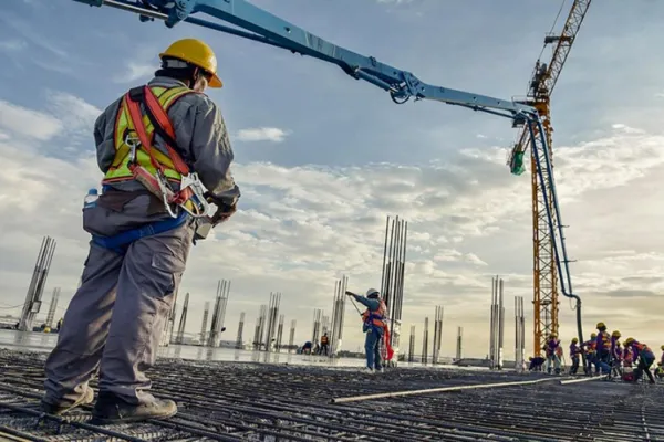 Construcción: la venta de insumos registró una caída del 32% durante junio