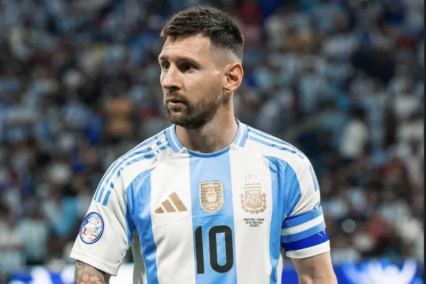 Video: así festejó Lionel Messi el gol de Lisandro Martínez frente a Ecuador