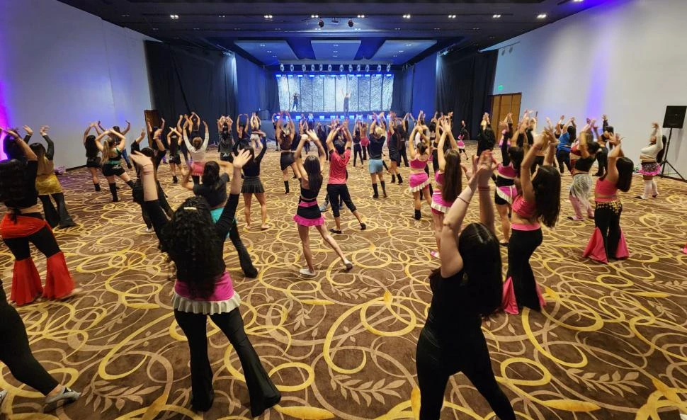 DANZAS QUE SUBYUGAN. El Bellydance Fest convoca a bailarines de varias provincias, interesados en aprender y perfeccionarse con los maestros.