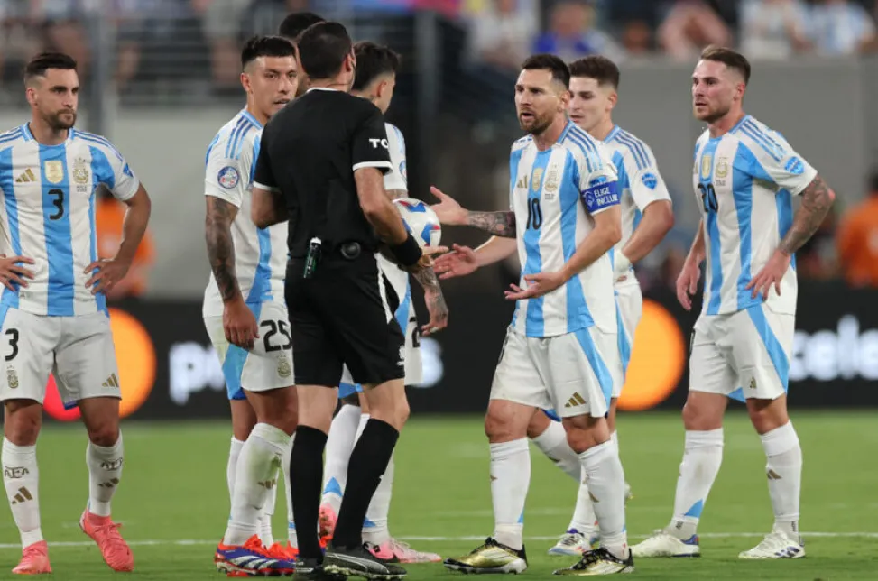 Copa América: revelaron los audios del VAR de Argentina-Ecuador