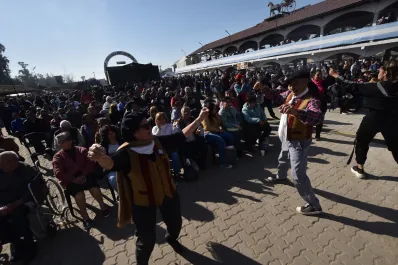 Feria de Simoca: gastronomía, tradición, música y baile confluyeron en la apertura de la fiesta