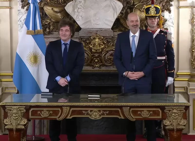  Federico Sturzenegger desembarcó en el gabinete del presidente Javier Milei. 