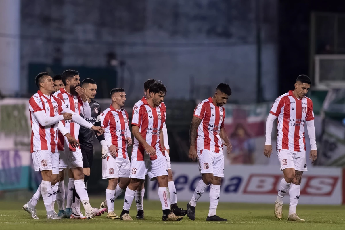 CARAS LARGAS. San Martín de Tucumán perdió la oportunidad de alcanzar la cima de la zona A.