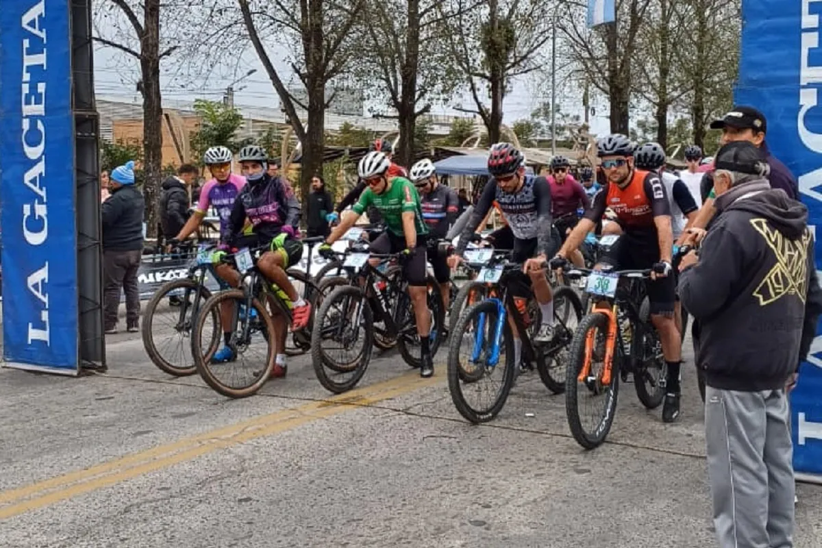 BUEN NIVEL. Los bilkers brindaron un gran espectáculo en el trazado de Famaillá.