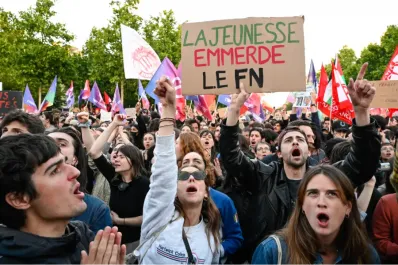 “La jeunesse emmerde le FN”, el grito de la juventud francesa contra la extrema derecha