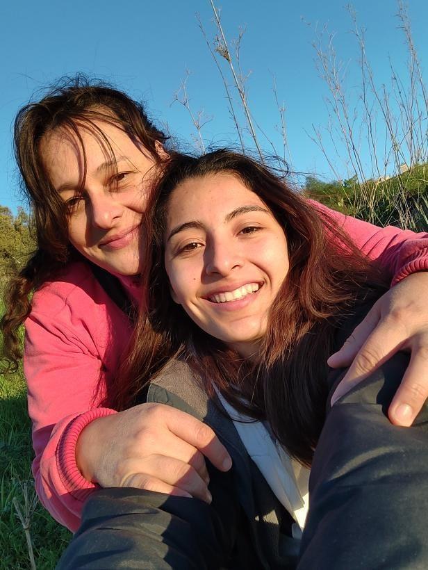 JUNTAS. Cuba Timo junto a su madre, Ana Gabriela; ambas migraron a Italia.