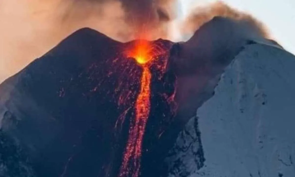 Cenizas del volcán Sangay se extienden a la costa de Ecuador