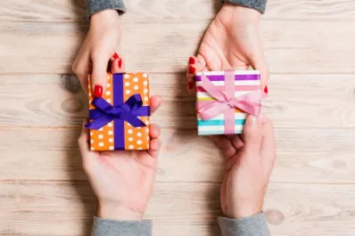 20 de julio: cuatro aplicaciones para organizar el amigo invisible desde el celu