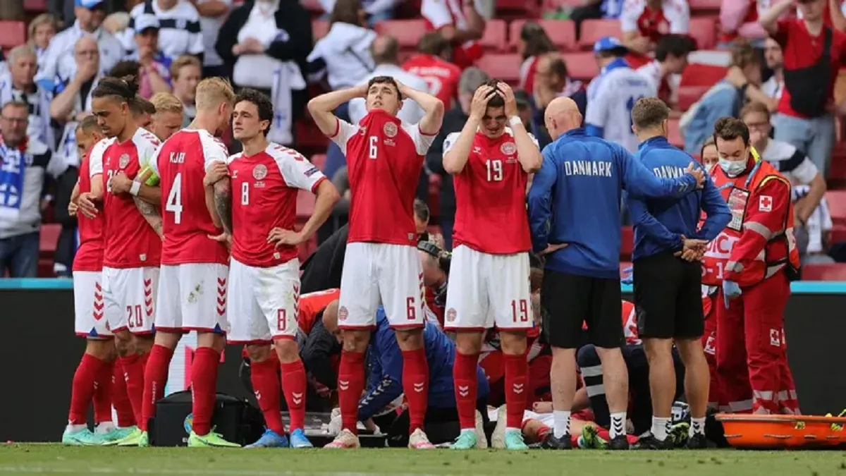 BUEN TRABAJO. En la Eurocopa 2021, el danés Christian Eriksen sufrió un paro cardiorrespiratorio en pleno partido. Sin embargo, pudo reponerse gracias al trabajo de los profesionales.