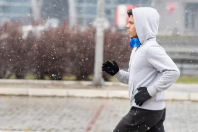 Tres ejercicios fáciles para calentar el cuerpo y no pasar frío