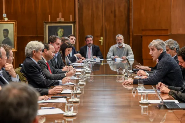 Caputo se reunió con empresas de consumo masivo y les dijo que no hay razones para que haya inflación